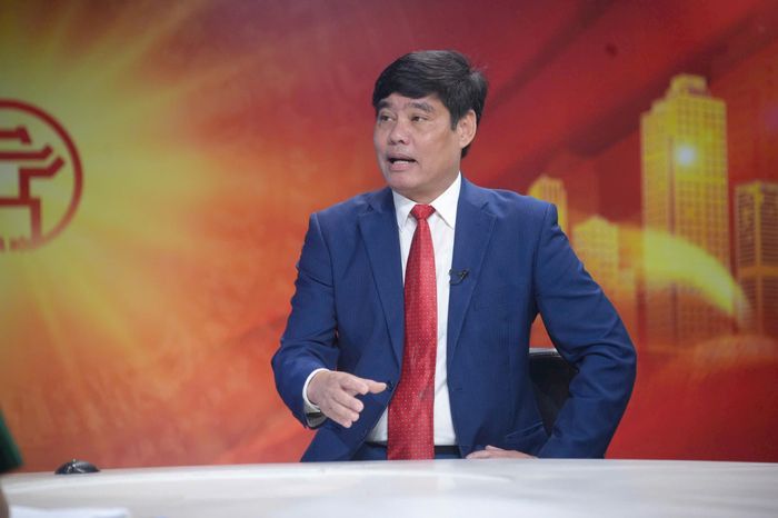 PGS. TS Lê Văn Cường, Phó Viện trưởng Viện Xây dựng Đảng (Học viện Chính trị quốc gia Hồ Chí Minh) trao đổi tại Chương trình. Ảnh: Phạm Hùng