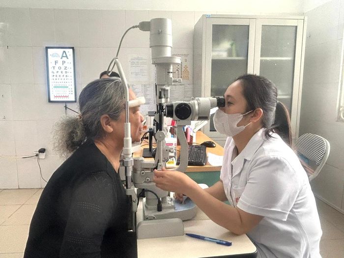 Quyền lợi người tham gia BHYT ngày càng được mở rộng. Ảnh: B.Duy