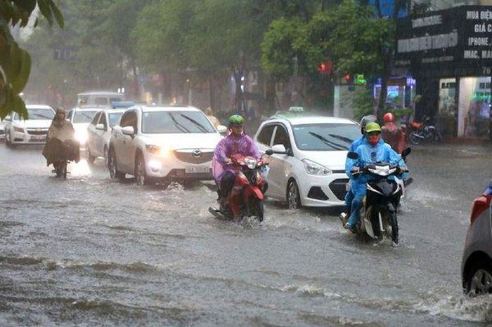 Nhiều khu vực trên cả nước có mưa dông.