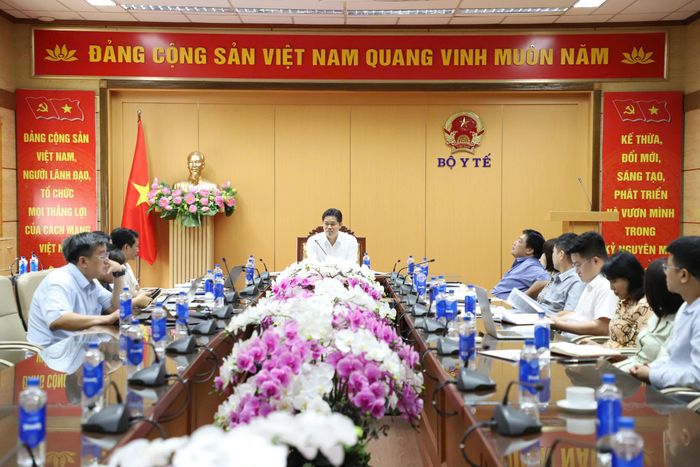 Quang cảnh cuộc họp.