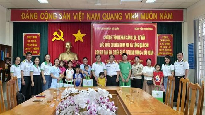 Chương trình thể hiện sự quan tâm của Đảng ủy, Bộ Tư lệnh Vùng 4 Hải quân đối với đời sống, sức khỏe của gia đình cán bộ, chiến sĩ.