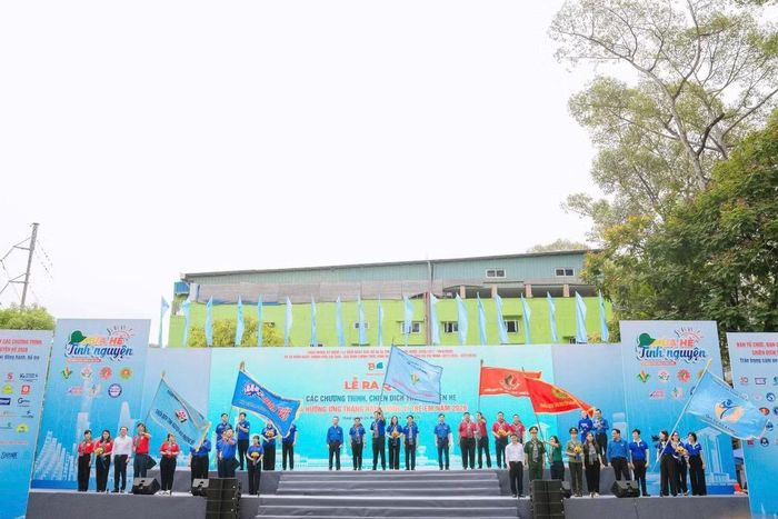 Lễ ra quân chiến dịch tình nguyện hè năm 2026 tại công viên Văn Lang
