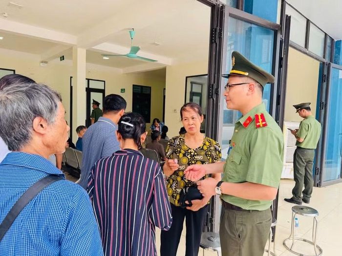 Trước và trong suốt chương trình ý nghĩa này, lực lượng An ninh chính trị nội bộ - Công an Thành phố Hà Nội đã phối hợp triển khai công tác điều phối, rà soát danh sách đối tượng ưu tiên và bảo đảm an ninh trật tự