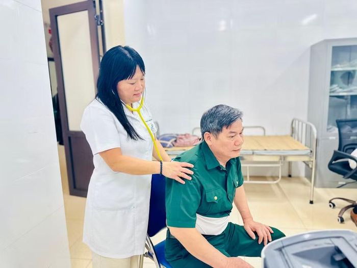Quá trình thăm khám hướng đến các trường hợp thương binh nặng và thân nhân liệt sĩ. Đây là hoạt động trọng tâm nhằm giải quyết nhu cầu kiểm tra y tế toàn diện cho người có công