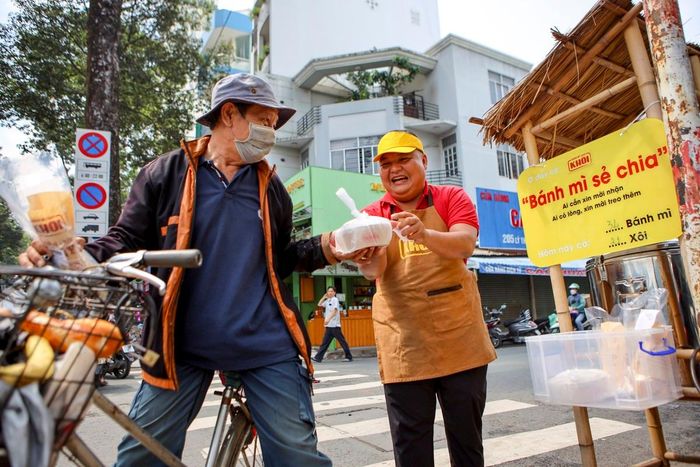  Sài Gòn - TP.HCM bao dung, nghĩa tình. Ảnh: NGUYỆT NHI 