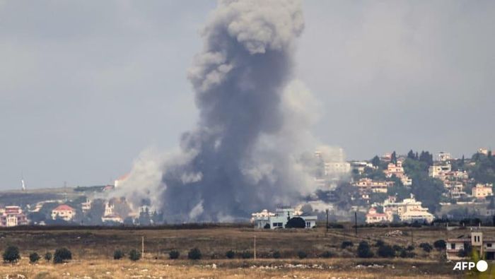  Khói bốc lên sau cuộc không kích của Israel vào làng Maifadoun ở miền nam Lebanon ngày 30-5. Ảnh: AFP 
