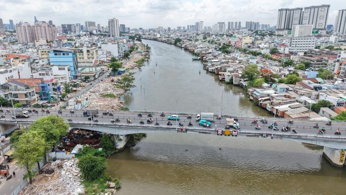  Dự án bờ Bắc kênh Đôi là một trong những công trình trọng điểm của TP.HCM, được kỳ vọng góp phần thay đổi bộ mặt đô thị dọc tuyến kênh Đôi, giải quyết tình trạng ô nhiễm môi trường, thoát nước, chống ngập, tăng cường khả năng kết nối giao thông, nâng cao chất lượng đời sống cho nhân dân. Đồng thời, khôi phục cảnh quan truyền thống "trên bến dưới thuyền" tạo đà cho phát triển kinh tế, du lịch... 