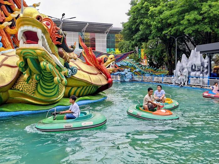 Nhiều sản phẩm vui chơi giải trí hiện đại được đưa vào phục vụ du khách trong mùa hè này.