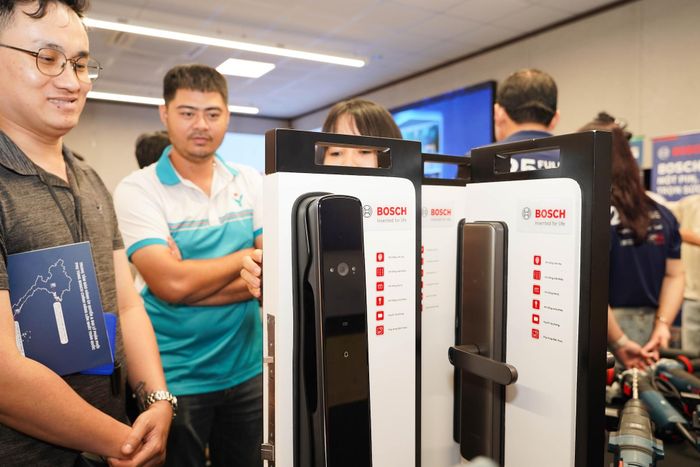  Ổ khóa thông minh mở khóa bằng khuôn mặt. Ảnh: MINH HOÀNG 