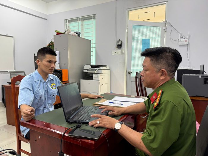  Phan Minh Thái (27 tuổi, quê Trà Vinh) tại cơ quan công an. Ảnh: ĐỨC NAM 