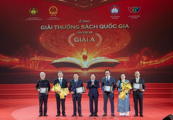  Giải thưởng Sách Quốc gia do Hội Xuất bản Việt Nam, Cục Xuất bản, In và Phát hành (Bộ Văn hóa, Thể thao và Du lịch) phối hợp tổ chức thực hiện. Ảnh: Việt Linh. 