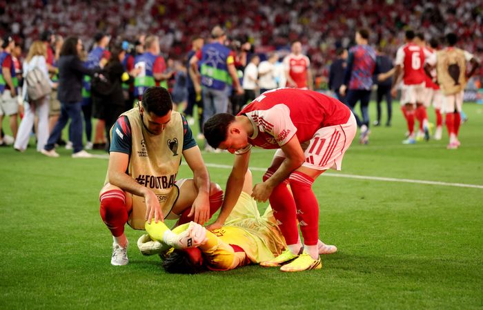 Arsenal gục ngã ở chung kết Champions League.