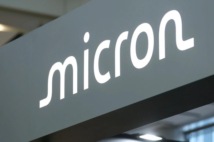  Micron vừa gia nhập nhóm công ty vốn hóa 1.000 tỷ USD nhờ nhu cầu chip nhớ cao. Ảnh: Bloomberg. 