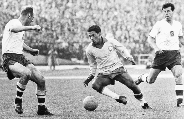Garrincha gánh vác Brazil tới chức vô địch World Cup 1962