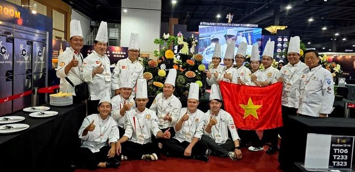 Đội tuyển Việt Nam - Hội Đầu bếp Chuyên nghiệp Sài Gòn gồm 19 thành viên tham gia Cuộc thi Đầu bếp Tài năng Thái Lan 2026