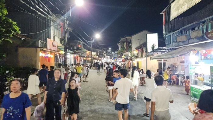 Lễ hội thu hút đông đảo người dân, du khách và thiếu nhi. Ảnh: Mai Trang- TTXVN