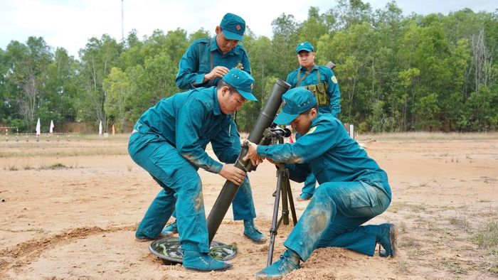 Công tác chuẩn bị bắn.
