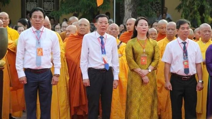 Ông Nguyễn Khắc Toàn, Ủy viên Trung ương Đảng, Phó Bí thư Thành ủy, Chủ tịch Ủy ban nhân dân thành phố cùng các vị lãnh đạo thành phố tham dự tại buổi lễ.