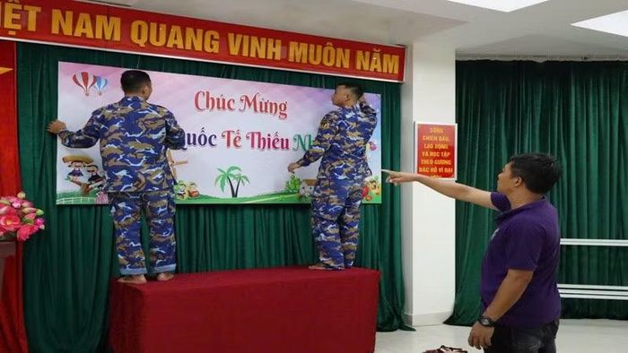 Chuẩn bị Hội trường tổ chức Tết Thiếu nhi. (Ảnh: CTV)