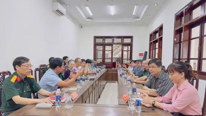 Các văn nghệ sĩ chia sẻ cởi mở về nghiệp vụ.
