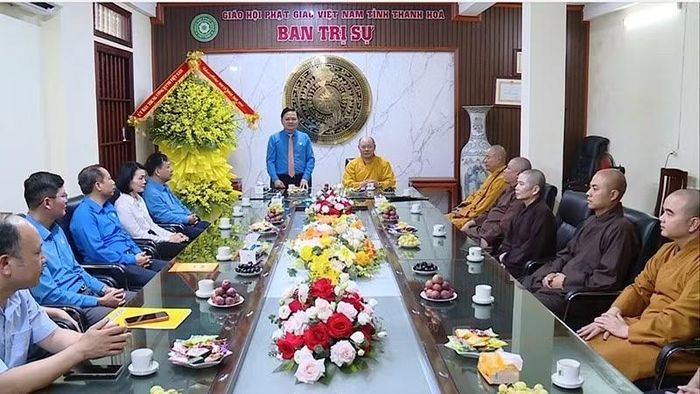 Lãnh đạo Ủy ban Trung ương Mặt trận Tổ quốc Việt Nam chúc mừng Giáo hội Phật giáo Thanh Hóa nhân Đại lễ Phật đản.