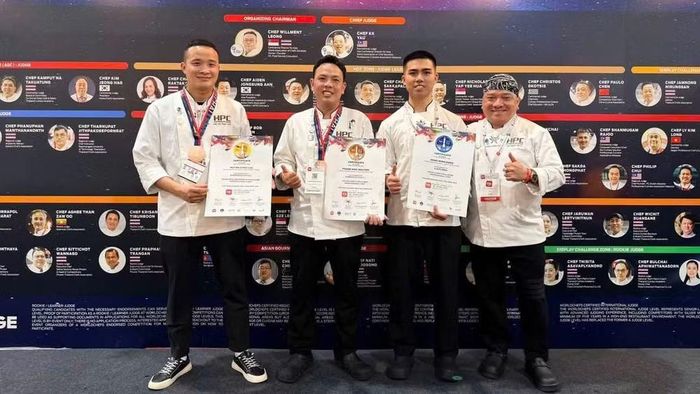 Đội tuyển đầu bếp Hà Nội tại cuộc thi. (Ảnh: Hội đầu bếp Hà Nội cung cấp)