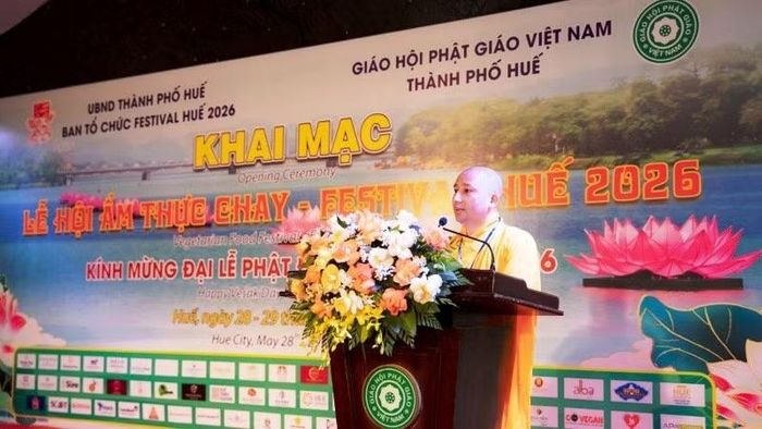 Đại đức Thích Huệ Trọng, Phó Trưởng ban Thường trực Ban Từ thiện xã hội Giáo hội Phật giáo Việt Nam thành phố Huế, Trưởng Ban Tổ chức Lễ hội phát biểu tại lễ hội.