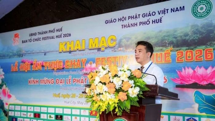 Phó Chủ tịch Ủy ban nhân dân thành phố Huế, ông Trần Hữu Thùy Giang phát biểu chào mừng.