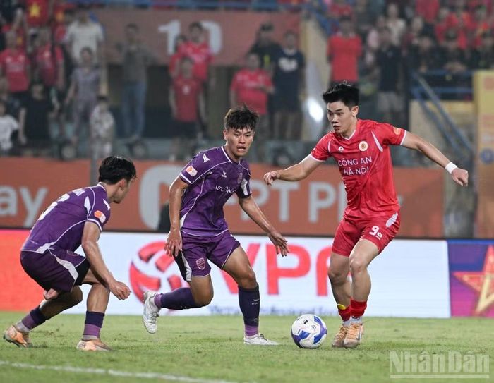 Đình Bắc tiếp tục thi đấu ấn tượng.