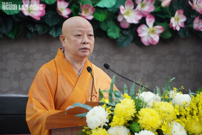 Hòa thượng Thích Lệ Trang, Trưởng Ban Trị sự Giáo hội Phật giáo Việt Nam TPHCM, tuyên đọc diễn văn Phật đản Phật lịch 2570 của Trưởng lão Hòa thượng Thích Thiện Nhơn, Chủ tịch Hội đồng Trị sự Giáo hội Phật giáo Việt Nam