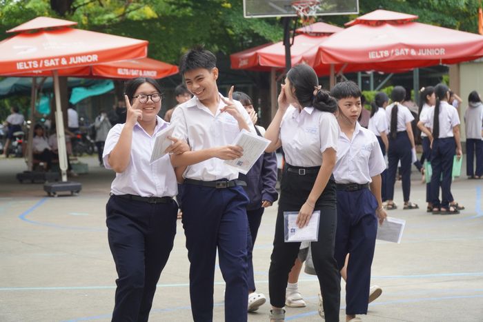 Nhiều thí sinh đến điểm thi với tâm lý thoải mái