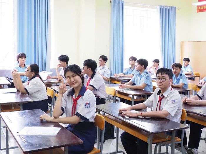 Hầu hết thí sinh mang tâm lý tự tin, thoải mái trong ngày đầu tiên làm thủ tục dự thi. Ảnh: THU TÂM 