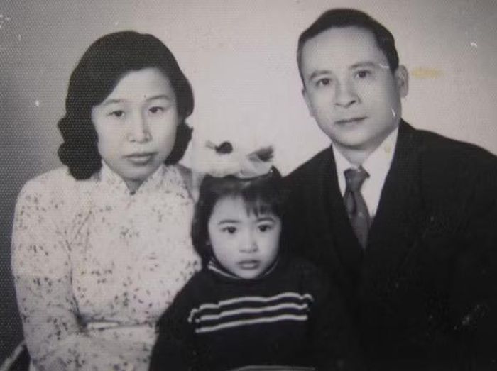 GS Lê Văn Thiêm và gia đình. Ảnh tư liệu.