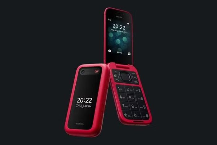 Ở phân khúc thực dụng hơn, Nokia 2660 Flip 4G ghi điểm với kiểu dáng gập nhỏ gọn, bàn phím lớn dễ thao tác, màn hình phụ tiện lợi cùng nút khẩn cấp hỗ trợ liên lạc nhanh trong các tình huống cần thiết.