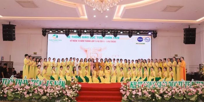 Tập thể cán bộ, giáo viên Trường Mầm non Tuổi Thần Tiên tại Lễ kỷ niệm 15 năm thành lập (1/6/2011 - 1/6/2026).