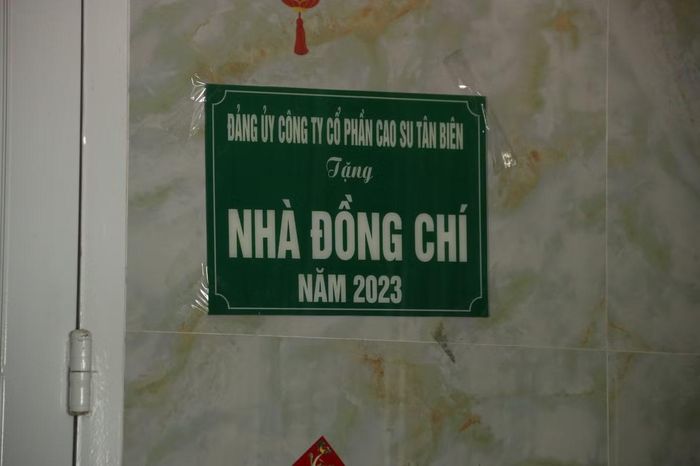 Từ những khoản đóng góp tự nguyện của đảng viên, mô hình “Nhà đồng chí” đã giúp nhiều gia đình có hoàn cảnh khó khăn hiện thực hóa giấc mơ an cư.