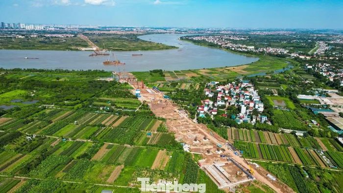 Công trường thi công cầu Ngọc Hồi