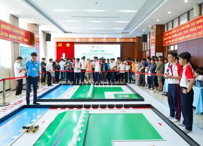 Quang cảnh chung của cuộc thi "Sáng tạo Robot PVU năm 2026".