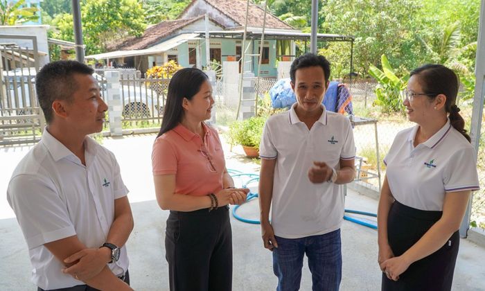 Đại diện Công đoàn Petrovietnam đến thăm hỏi và động viên NLĐ PVSM.