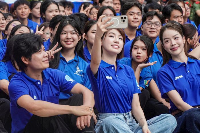 Sôi nổi không khí ngày ra quân.