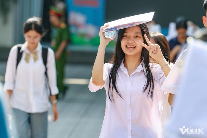 Thời tiết Hà Nội có nắng trên 34 độ trong ngày thi tuyển sinh lớp 10. Ảnh: Thạch Thảo
