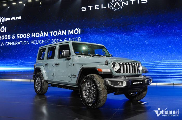 Jeep Wrangler được phân phối với 3 phiên bản gồm Sport, Sahara và Rubicon. Ảnh: Hoàng Hiệp