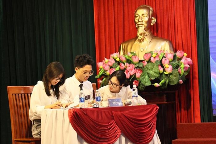 Đội f(LAW)less đến từ Trường Đại học Luật Hà Nội trong đêm Chung kết.