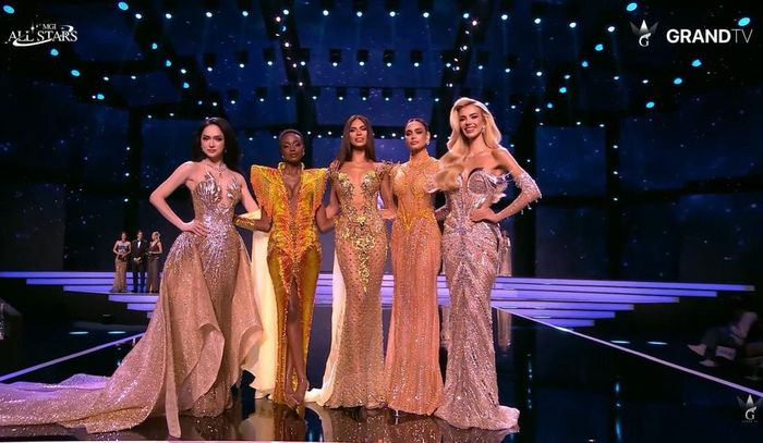 Top 5 Miss Grand International All Stars 2026 bước vào phần thi ứng xử trước khi chọn ra ba gương mặt xuất sắc nhất chung cuộc.
