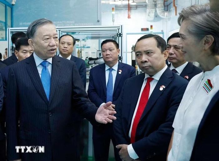 Tổng Bí thư, Chủ tịch nước chia sẻ Việt Nam mong muốn hình thành các trung tâm công nghệ thực hành, nơi doanh nghiệp có thể tiếp cận chuyên gia, thử nghiệm quy trình sản xuất mới và đào tạo nhân lực ngay trong môi trường thực tế. Ảnh: TTXVN