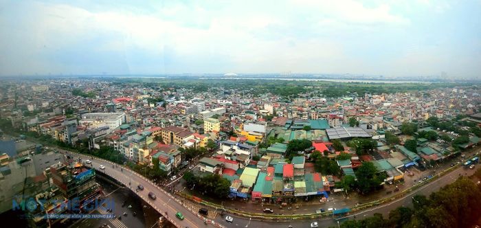 Toàn bộ dân dọc 2 bờ sông Hồng sẽ bị giải tỏa trắng để phục vụ dự án Trục đại lộ cảnh quan sông Hồng. Ảnh: NP