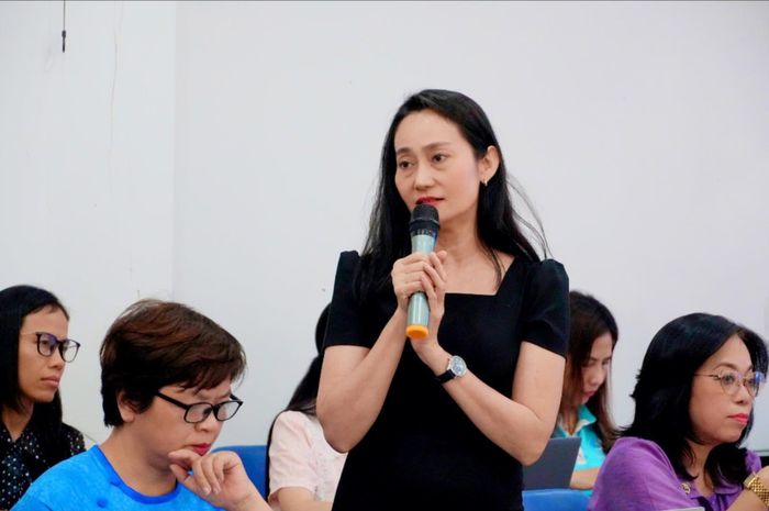 NSƯT Hạnh Thúy góp ý tại hội thảo góp ý dự thảo Luật Đô thị đặc biệt. Ảnh: NVCC
