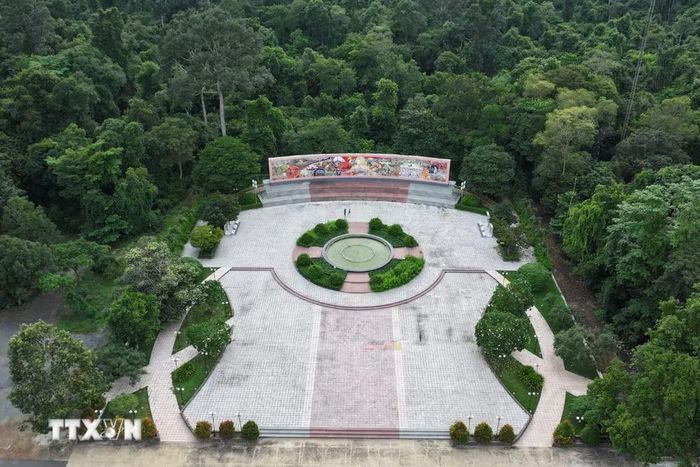Di tích lịch sử Quốc gia đặc biệt Căn cứ Trung ương Cục miền Nam bên trong lõi Vườn quốc gia Lò Gò-Xa Mát. (Ảnh: Minh Phú/TTXVN)