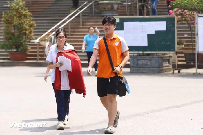 Ngày mai 1/6, những thí sinh thi chuyên Toán, Ngữ văn và Ngoại ngữ khác thi buổi sáng, buổi chiều thi các môn Khoa học tự nhiên, Lịch sử và Địa lý. (Ảnh: Hoài Nam/Vietnam+))
