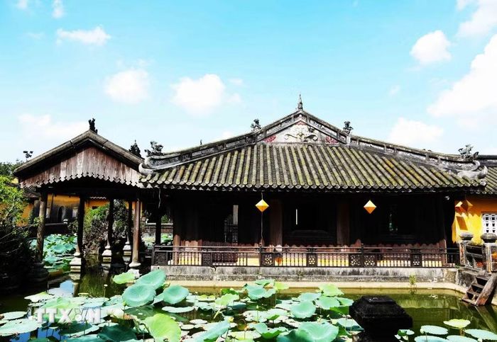 Nhà Thủy Tạ của Cung Diên Thọ trong Đại Nội Huế, là nơi Hoàng thái hậu ra ngắm cảnh và hóng mát. (Ảnh: Nguyên Lý/TTXVN)